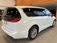 Used 2026  Chrysler Pacifica Limited FWD at Maxx Loans near St. Adrian, MI