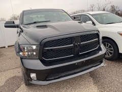Used 2019  Ram 1500 Classic Express 4x4 Crew Cab 5'7" Box at Maxx Loans near St&period; Adrian&comma; MI