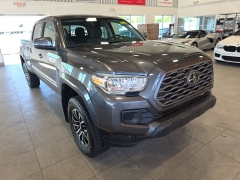 Used 2020  Toyota Tacoma 4WD Double Cab 6' Bed V6 AT &lpar;Natl&rpar; at Maxx Loans near St&period; Adrian&comma; MI