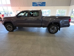 Used 2020  Toyota Tacoma 4WD Double Cab 6' Bed V6 AT &lpar;Natl&rpar; at Maxx Loans near St&period; Adrian&comma; MI