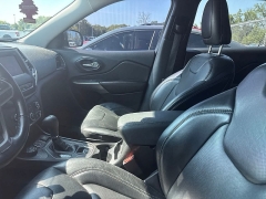 Used 2021  Jeep Cherokee Latitude Lux 4x4 at Maxx Loans near St&period; Adrian&comma; MI