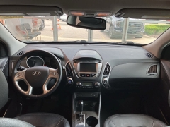 Used 2013 Hyundai Tucson FWD 4dr Auto Limited at Suburban Ford of Sterling Heights near Sterling Heights, MI