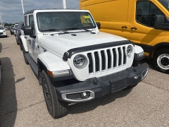 Used 2020 Jeep Gladiator Overland 4x4 at Maxx Loans near St. Adrian, MI
