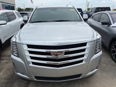 Used 2020 Cadillac Escalade ESV 4d SUV 4WD Luxury at Maxx Loans near St. Adrian, MI
