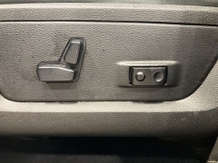 Used 2019  Ram 1500 Classic Warlock 4x4 Crew Cab 5'7" Box at Maxx Loans near St&period; Adrian&comma; MI