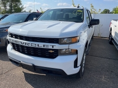 Used 2021 Chevrolet Silverado 1500 4WD Crew Cab Custom at Maxx Loans near St. Adrian, MI