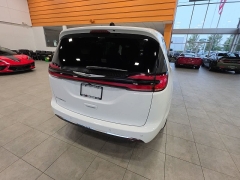 Used 2026  Chrysler Pacifica Select FWD at Maxx Loans near St&period; Adrian&comma; MI