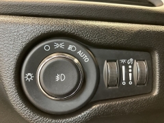 Used 2025  Chrysler Pacifica Select FWD at Maxx Loans near St&period; Adrian&comma; MI