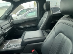 Used 2018 Ford Expedition Max 4d SUV 4WD Limited at Maxx Loans near ,