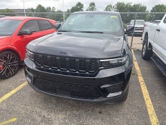 Used 2024  Jeep Grand Cherokee Altitude 4x4 at Maxx Loans near St&period; Adrian&comma; MI