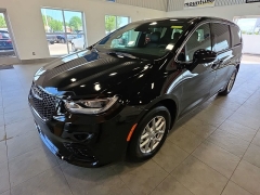  2026 Chrysler Pacifica Select FWD at Maxx Loans near St&period; Adrian&comma; MI