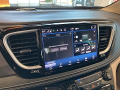 Used 2022  Chrysler Pacifica Hybrid Touring L FWD at Maxx Loans near St. Adrian, MI