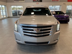 Used 2020 Cadillac Escalade ESV 4d SUV 4WD Luxury at Maxx Loans near St. Adrian, MI
