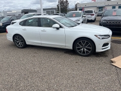 Used 2017 Volvo S90 4d Sedan AWD T6 Momentum at Maxx Loans near St. Adrian, MI