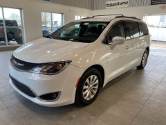 Used 2018  Chrysler Pacifica 4d Wagon Touring Plus at Maxx Loans near St&period; Adrian&comma; MI