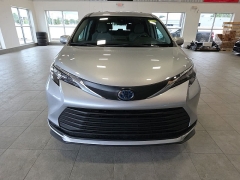 Used 2024  Toyota Sienna AWD &lpar;Natl&rpar; at Maxx Loans near St&period; Adrian&comma; MI