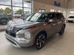 Used 2023 Mitsubishi Outlander SE FWD at Suburban Ford of Sterling Heights near Sterling Heights, MI
