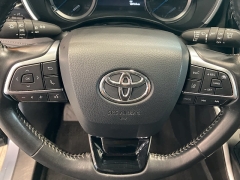 Used 2021 Toyota Highlander Hybrid XLE AWD at Maxx Loans near St. Adrian, MI
