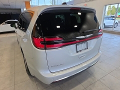Used 2024  Chrysler Pacifica Touring L FWD at Maxx Loans near St&period; Adrian&comma; MI