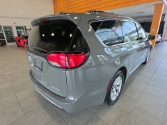 Used 2020  Chrysler Pacifica Limited FWD at Maxx Loans near St&period; Adrian&comma; MI