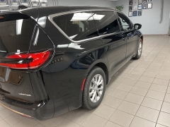 Used 2026  Chrysler Pacifica Limited FWD at Maxx Loans near St&period; Adrian&comma; MI