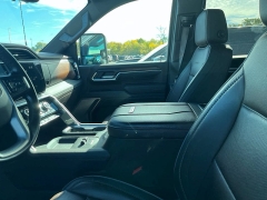 Used 2024  GMC Sierra 2500HD 4WD Crew Cab 172" Denali at Maxx Loans near St&period; Adrian&comma; MI
