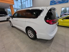 Used 2026  Chrysler Pacifica Select FWD at Maxx Loans near St&period; Adrian&comma; MI