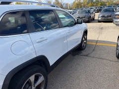Used 2020  Jeep Cherokee Limited 4x4 at Maxx Loans near St. Adrian, MI