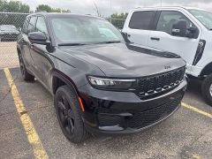 Used 2024  Jeep Grand Cherokee Altitude 4x4 at Maxx Loans near St&period; Adrian&comma; MI