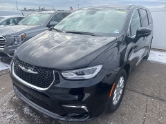 Used 2026  Chrysler Pacifica Select FWD at Maxx Loans near St&period; Adrian&comma; MI