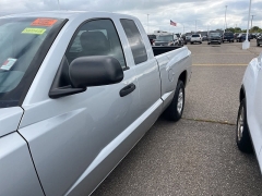 Used 2007 Dodge Dakota 4WD Club Cab SLT at Suburban Ford of Sterling Heights near Sterling Heights, MI