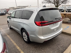 Used 2023  Chrysler Pacifica Touring L FWD at Maxx Loans near St&period; Adrian&comma; MI
