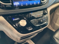 Used 2022  Chrysler Pacifica Hybrid Touring L FWD at Maxx Loans near St. Adrian, MI