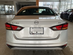 Used 2024  Nissan Altima 2&period;5 SV Sedan at Maxx Loans near St&period; Adrian&comma; MI