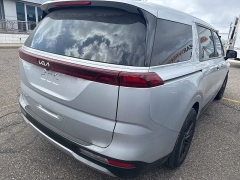 Used 2022  Kia Carnival LX Seat Package FWD at Maxx Loans near St&period; Adrian&comma; MI