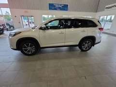Used 2019  Toyota Highlander V6 AWD &lpar;Natl&rpar; at Maxx Loans near St&period; Adrian&comma; MI
