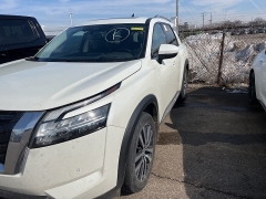 Used 2022  Nissan Pathfinder Platinum 4WD at Maxx Loans near St&period; Adrian&comma; MI