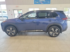 Used 2022  Nissan Rogue FWD Platinum at Maxx Loans near St&period; Adrian&comma; MI