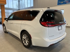 Used 2026  Chrysler Pacifica Limited FWD at Maxx Loans near St. Adrian, MI
