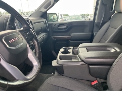 Used 2020 GMC Sierra 1500 4WD Crew Cab SLE at Suburban Ford of Sterling Heights near Sterling Heights, MI