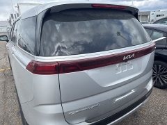 Used 2022  Kia Carnival LX Seat Package FWD at Maxx Loans near St&period; Adrian&comma; MI