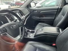 Used 2018 Toyota Highlander Limited V6 AWD (Natl) at Maxx Loans near St. Adrian, MI