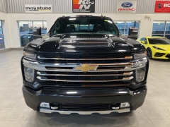 Used 2022  Chevrolet Silverado 2500HD 4WD Crew Cab High Country at Maxx Loans near St&period; Adrian&comma; MI