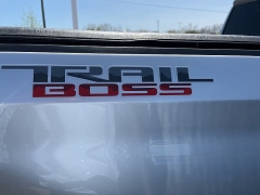 Used 2021 Chevrolet Silverado 1500 4WD Crew Cab 147" LT Trail Boss at Maxx Loans near ,