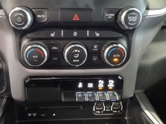 Used 2019  Ram 1500 Big Horn&sol;Lone Star 4x4 Crew Cab 5'7" Box at Maxx Loans near St&period; Adrian&comma; MI