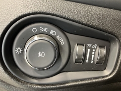 Used 2021 Jeep Renegade Latitude 4x4 at Suburban Ford of Sterling Heights near Sterling Heights, MI