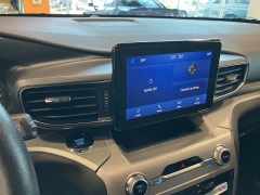 Used 2022 Ford Explorer XLT 4WD at Suburban Ford of Sterling Heights near Sterling Heights, MI