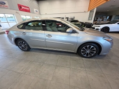 Used 2016  Toyota Avalon 4dr Sdn &lpar;Natl&rpar; at Maxx Loans near St&period; Adrian&comma; MI