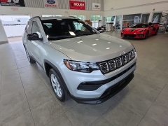 Used 2024  Jeep Compass Latitude 4x4 at Maxx Loans near St&period; Adrian&comma; MI