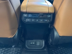 Used 2023  Toyota Highlander AWD (Natl) at Maxx Loans near St. Adrian, MI